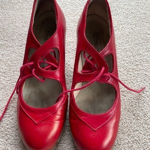 Begoña Cervera professional flamenco shoes. Made in Spain